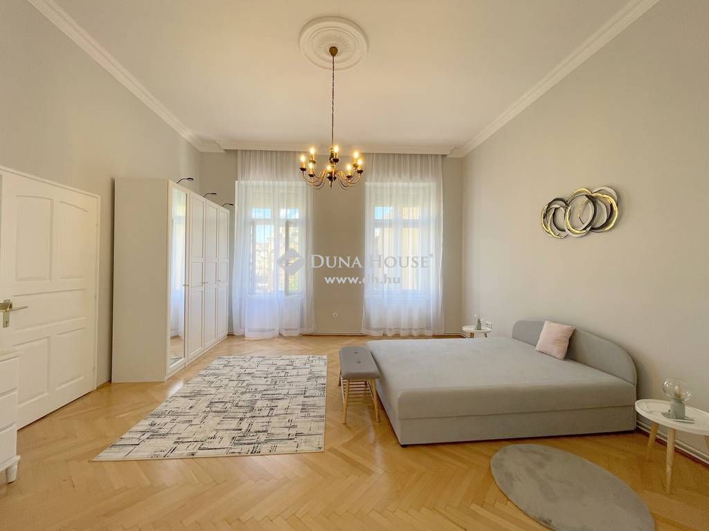 1053 Budapest 5. kerület — 1/18