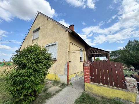 Eladó Ház 5211 Tiszapüspöki , 5211 Tiszapüspöki, Csendes