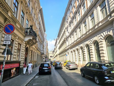 Eladó Lakás 1065 Budapest 6. kerület 