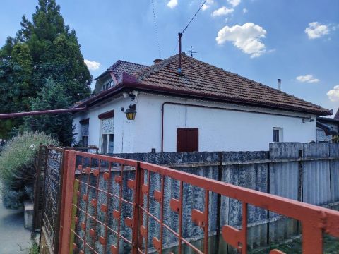 Eladó Ház 5000 Szolnok 5000 Szolnok, csendes