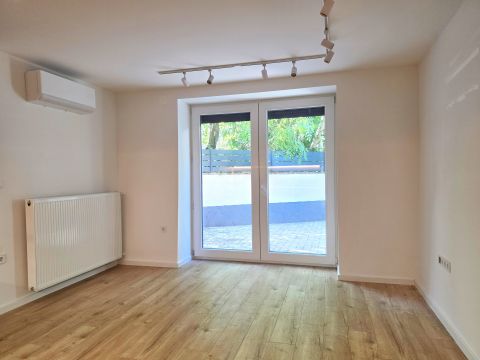 Eladó Lakás 7636 Pécs Rózsadombon felújított 2szoba+amerikai konyha nappalis tégla