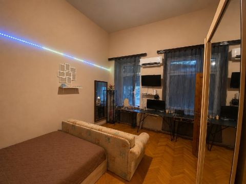 Eladó Lakás 1081 Budapest 8. kerület , 1081 Budapest 8, Népszínház negyed, II. János Pál pápa tér