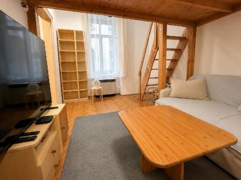 Eladó Lakás 1089 Budapest 8. kerület , 1089 Budapest 8, Fűvész Kert