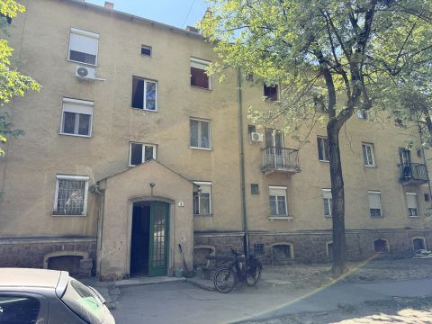 Eladó Lakás 7300 Komló 