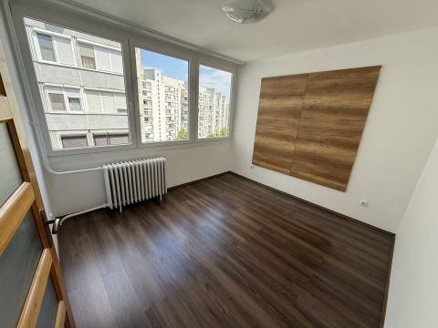 Eladó Lakás 6000 Kecskemét BELVÁROSBAN, AZONNAL KÖLTÖZHETŐ, FELÚJÍTOTT LAKÁS