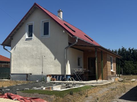 Eladó Ház 2337 Délegyháza 