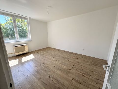 Kiadó Lakás 6000 Kecskemét 