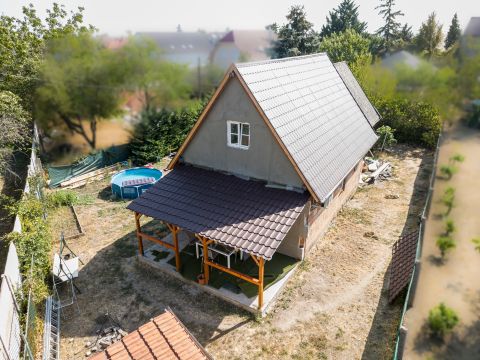 Eladó Ház 2049 Diósd , Nappali + 3 szobás családi ház