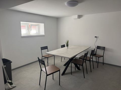 Kiadó Lakás 6044 Kecskemét EGYETEMISTÁKNAK,pároknak kiváló lehetőség