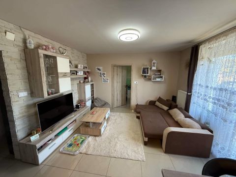Eladó Lakás 9200 Mosonmagyaróvár , 56- os emlékmű