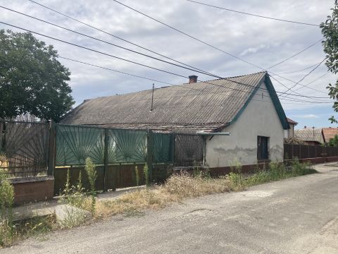 Eladó Telek 6070 Izsák , Izsák csendes utcájában telek ELADÓ!