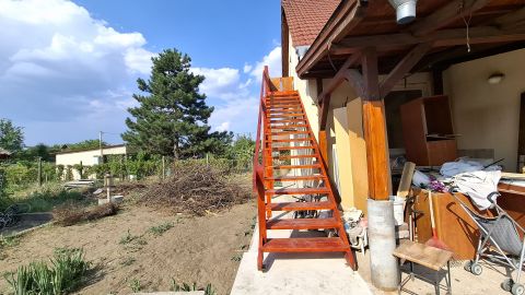 Eladó Lakás 2162 Őrbottyán FELÚJÍTOTT,3 SZOBÁS EMELETI LAKÁS ŐRBOTTYÁNBAN SAJÁT KERTTEL