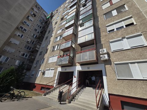 Eladó Lakás 5000 Szolnok 