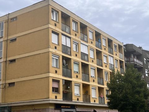 Eladó Lakás 8900 Zalaegerszeg , 8900 Zalaegerszeg, Központi