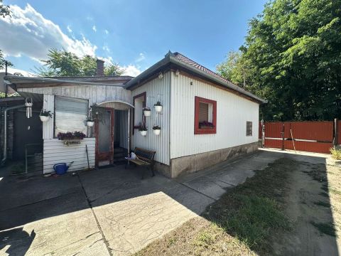 Eladó Ház 6000 Kecskemét Takaros kis ház csendes részen