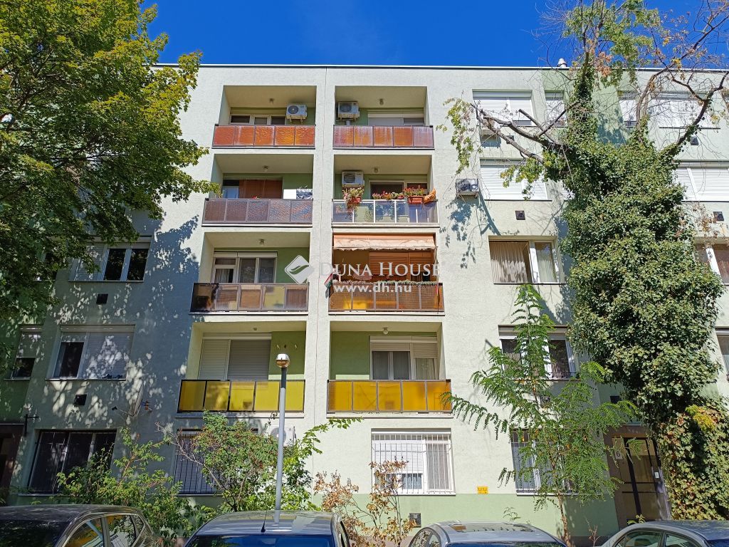 6000 Kecskemét , Stádium utca, 2. emelet, 2 szoba, erkély, haszonélvezővel — 1/2