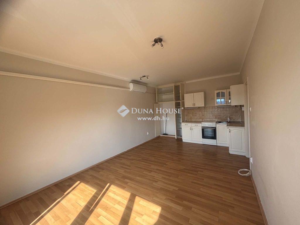 9200 Mosonmagyaróvár , Cseresznyés utca környéke — 1/7