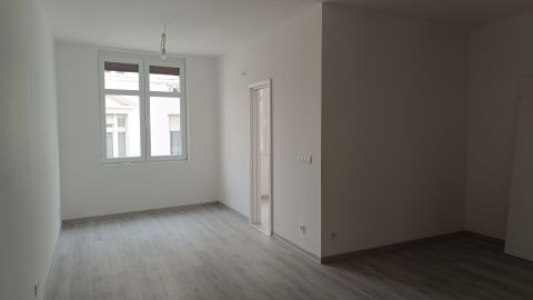 Eladó Lakás 1064 Budapest 6. kerület 