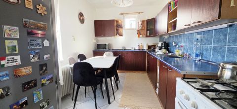Eladó Ház 2941 Ács , Ács, kétgenerációs családiház a Concó-patak közelében.