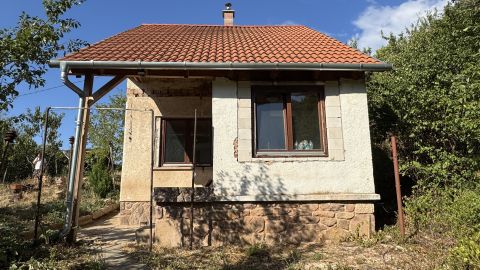 Eladó Ház 7673 Cserkút , Csendes részén eladó ház, sok lehetőséggel!