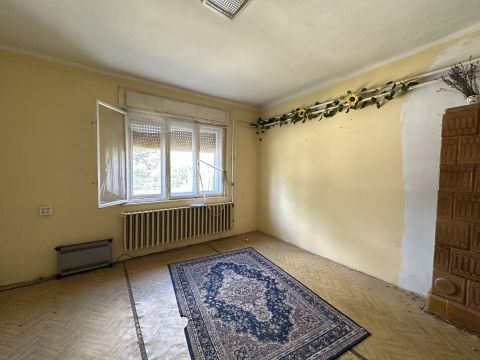 Eladó Ház 7097 Nagyszokoly , Nagy telek, sok lehetőség 