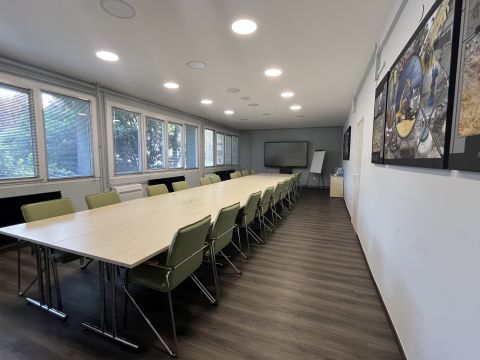 Eladó Irodaépület 8900 Zalaegerszeg , Zalaegerszeg Göcseji út 