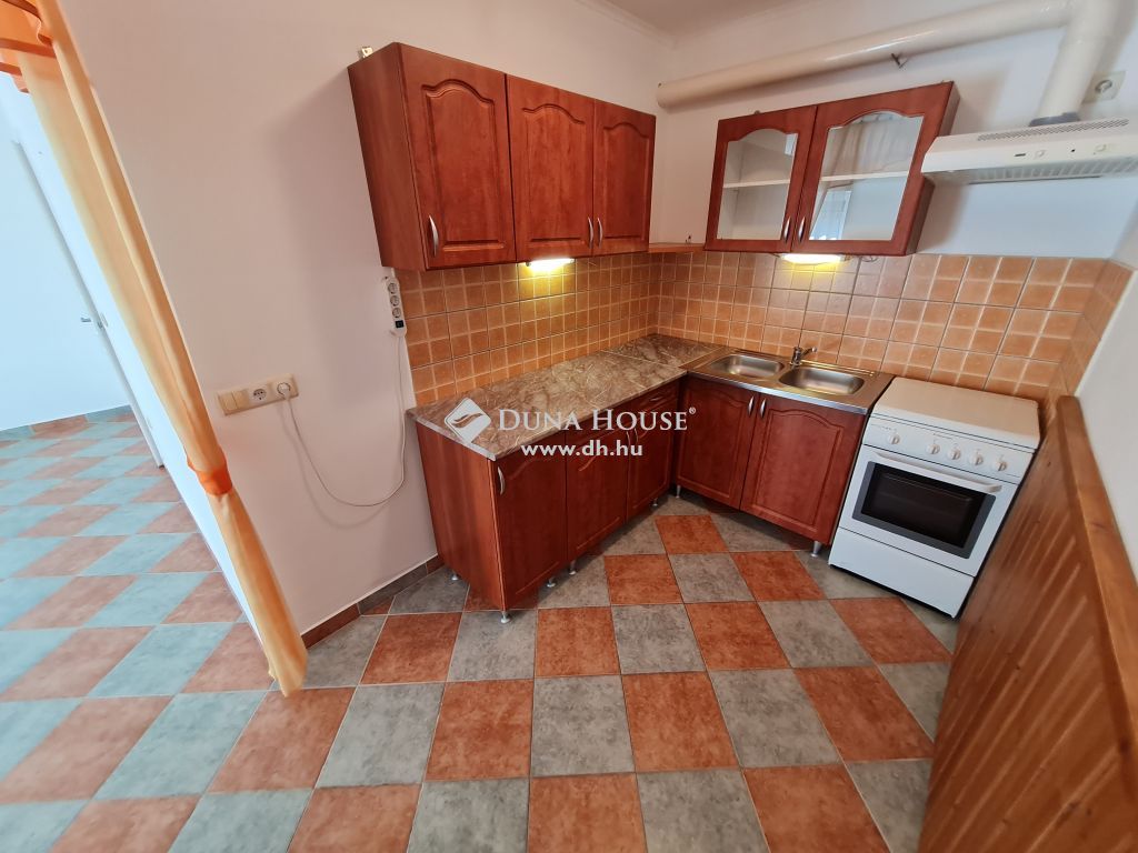 Kiadó Lakás, 8184 Balatonfűzfő