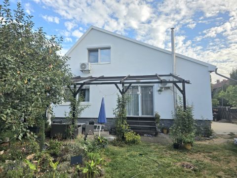 Eladó Ház 2314 Halásztelek , Eladó 2 szintes családi ház Halásztelek központjában 