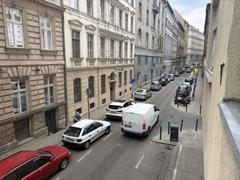 Kiadó Lakás 1056 Budapest 5. kerület 