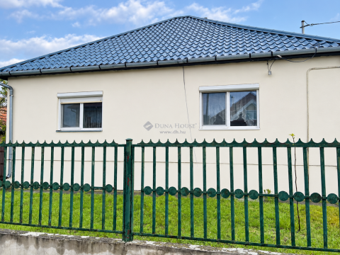 Eladó Ház 4551 Nyíregyháza , Orosi útból nyíló utcában