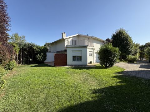Eladó Lakás 2092 Budakeszi , Gyönyörű, kertkapcsolatos, tágas, garázzsal saját kerttel