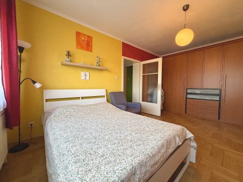Eladó Lakás 1152 Budapest 15. kerület , Jó elosztású, világos lakás a Pólus Center közelében.