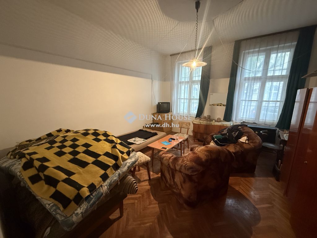 1135 Budapest 13. kerület , XXXLutz mellett csendes kis utcában felújítandó garzon — 1/12