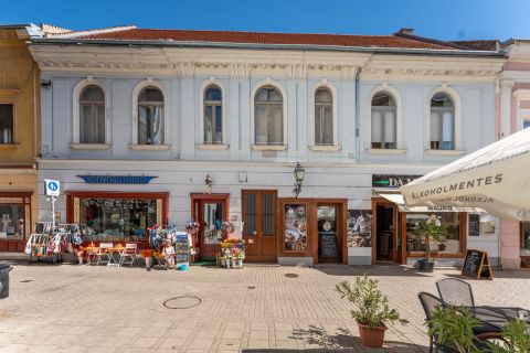 Eladó Lakás 8000 Székesfehérvár 