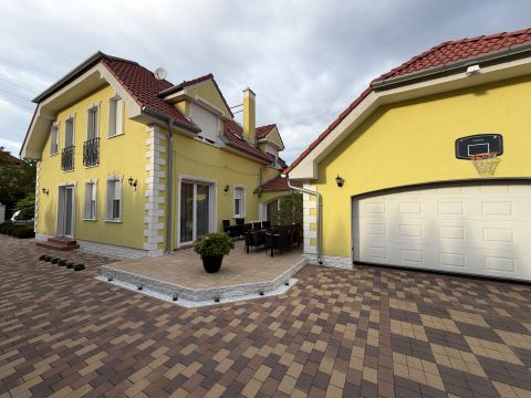 Eladó Ház 9400 Sopron , Exkluzív vintage elegancia az Apácakertben