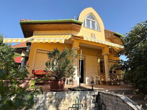 Eladó Ház 7621 Pécs , 7635 Pécs, Templom
