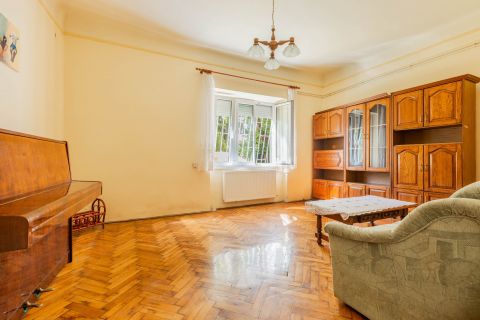 Eladó Lakás 1147 Budapest 14. kerület Alsórákoson 2 szoba+hallos, CSENDES lakás KERTTEL