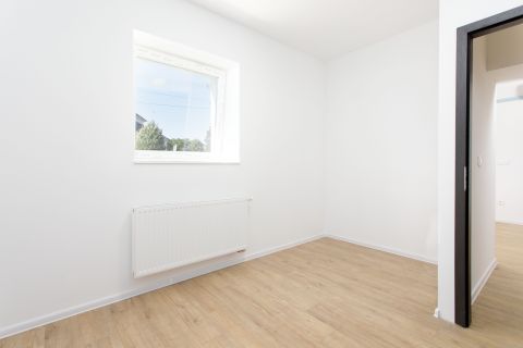 Eladó Lakás 9222 Hegyeshalom , Templom közelében