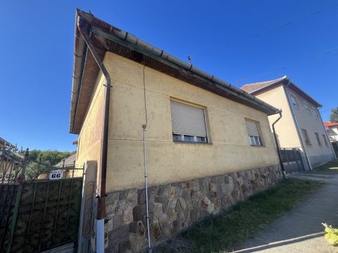 Eladó Ház 2185 Váckisújfalu 