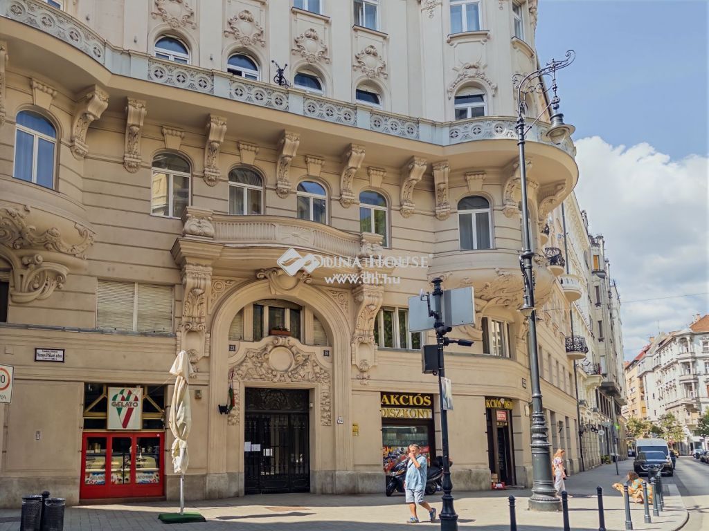 1056 Budapest 5. kerület — 1/18