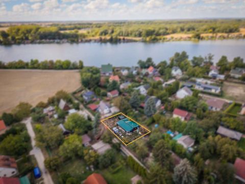 Eladó Telek 2300 Ráckeve , Ráckevén vízparthoz közeli nyaraló 