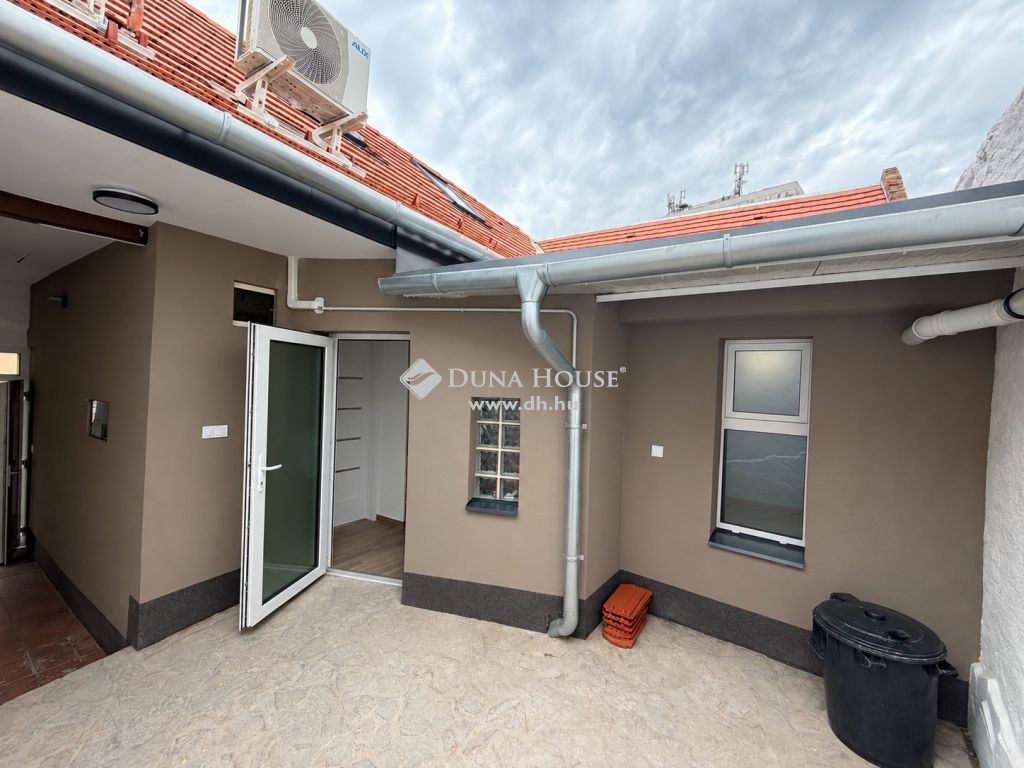 7625 Pécs — 1/21