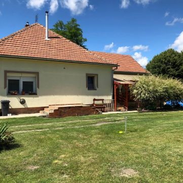 Eladó Ház 2344 Dömsöd Masszív, bővíthető családi ház a központban!