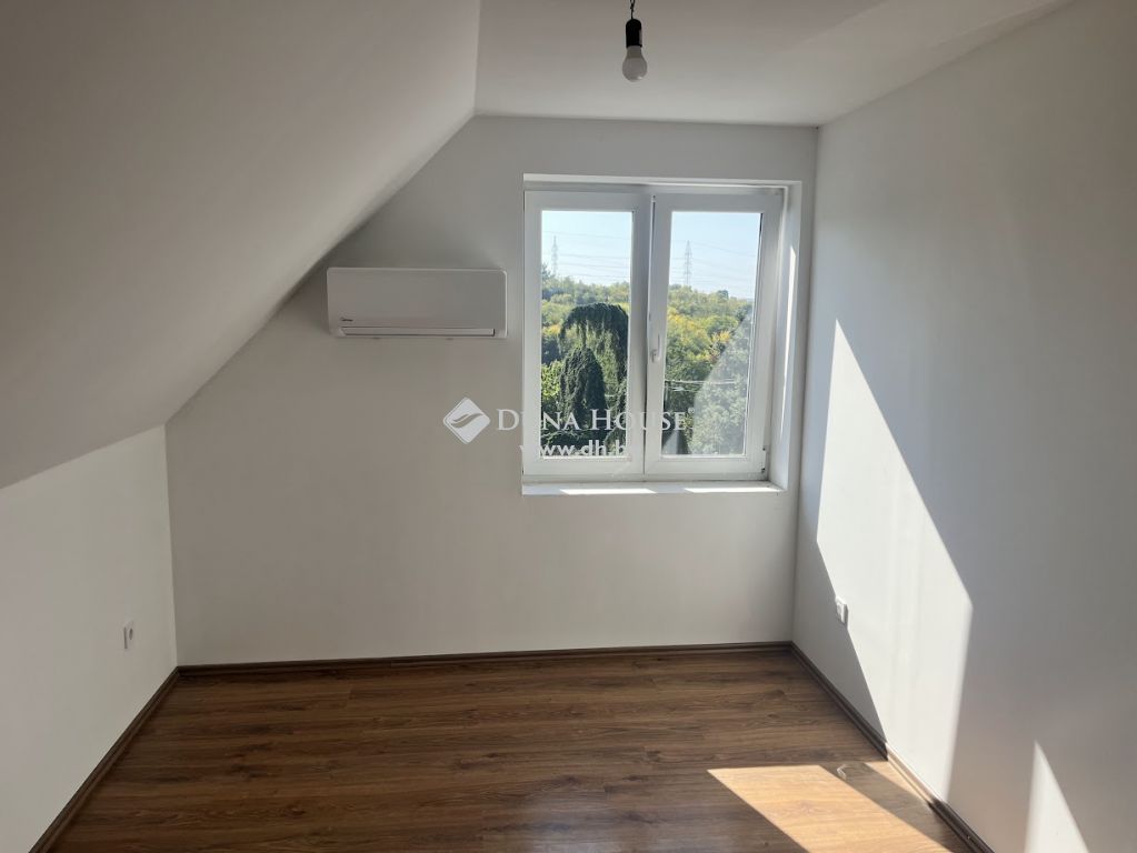 7630 Pécs — 1/32