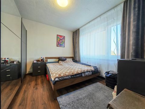 Eladó Lakás 8000 Székesfehérvár 