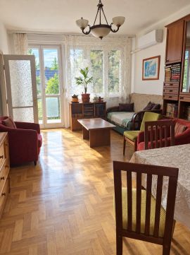 Eladó Lakás 1141 Budapest 14. kerület Csendes utcában garázzsal eladó felújítabndó lakás