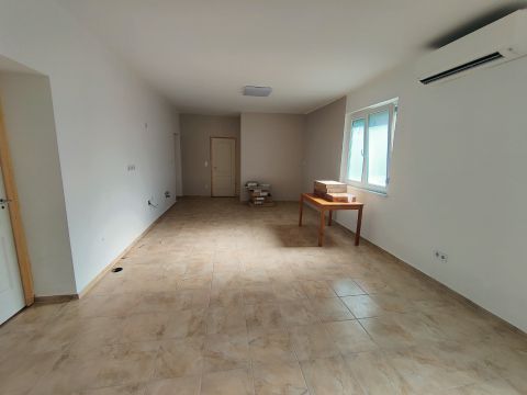 Kiadó Ház 2200 Monor , Monor DM közelében