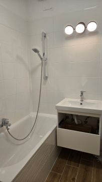 Kiadó Lakás 1133 Budapest 13. kerület Csend, napfény, 3 szoba, nagy terasz, jó közlekedés!