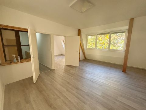 Kiadó Iroda 9700 Szombathely ,  Belső Uránia udvar