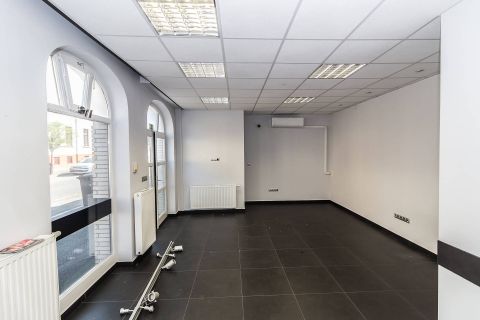 Kiadó Üzlethelyiség 9700 Szombathely , Szelestey L. u.